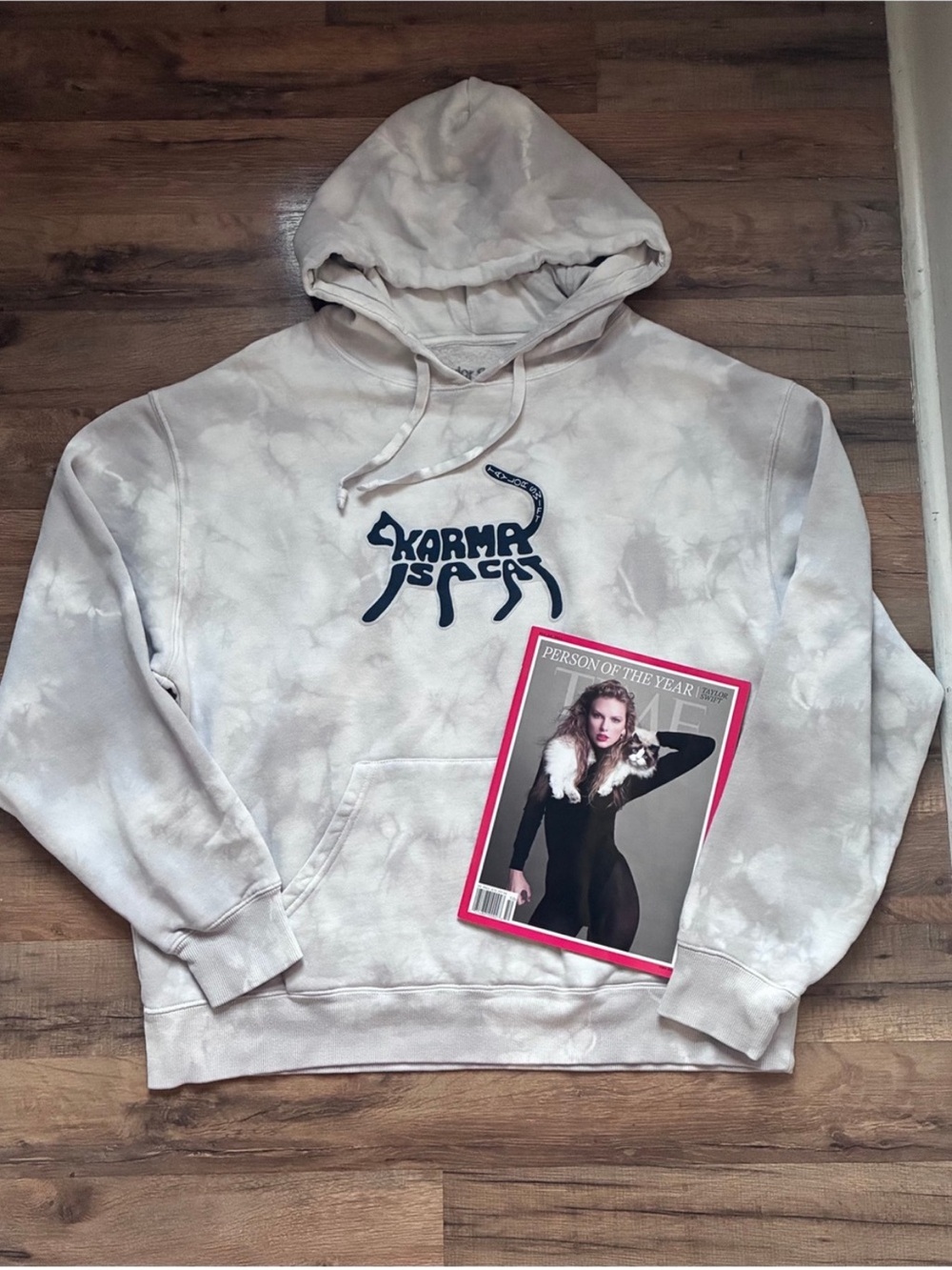 🐈‍⬛ Karma is a Cat Taylor Swift Hoodie XL EUC
